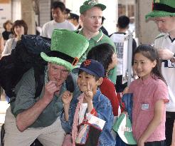 (2)Irish supporters in Japan